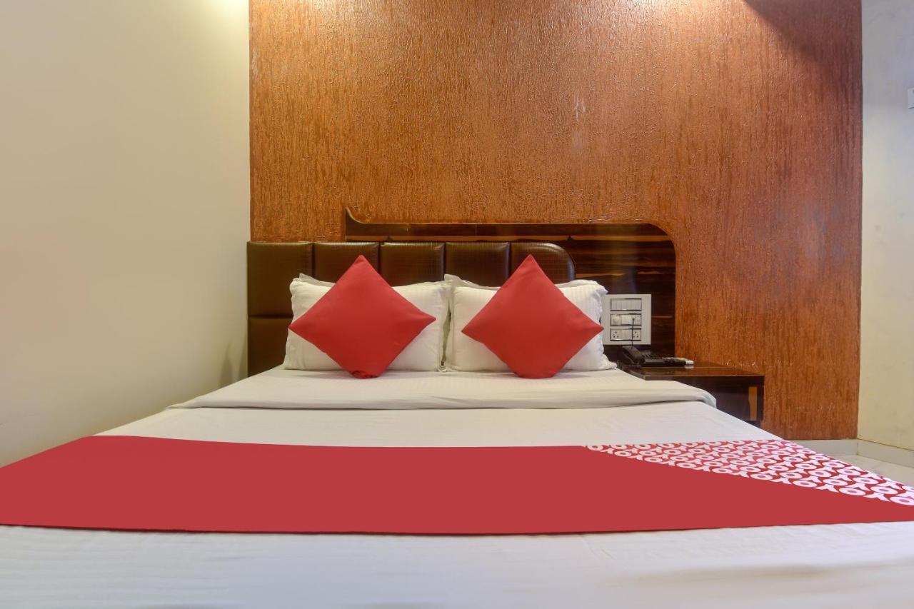 Oyo 28893 Hotel Gulf Bombay Esterno foto
