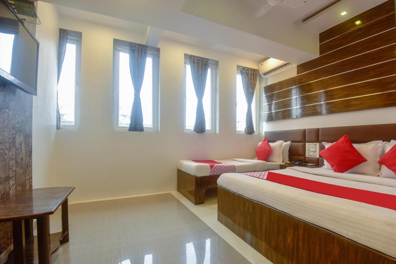 Oyo 28893 Hotel Gulf Bombay Esterno foto