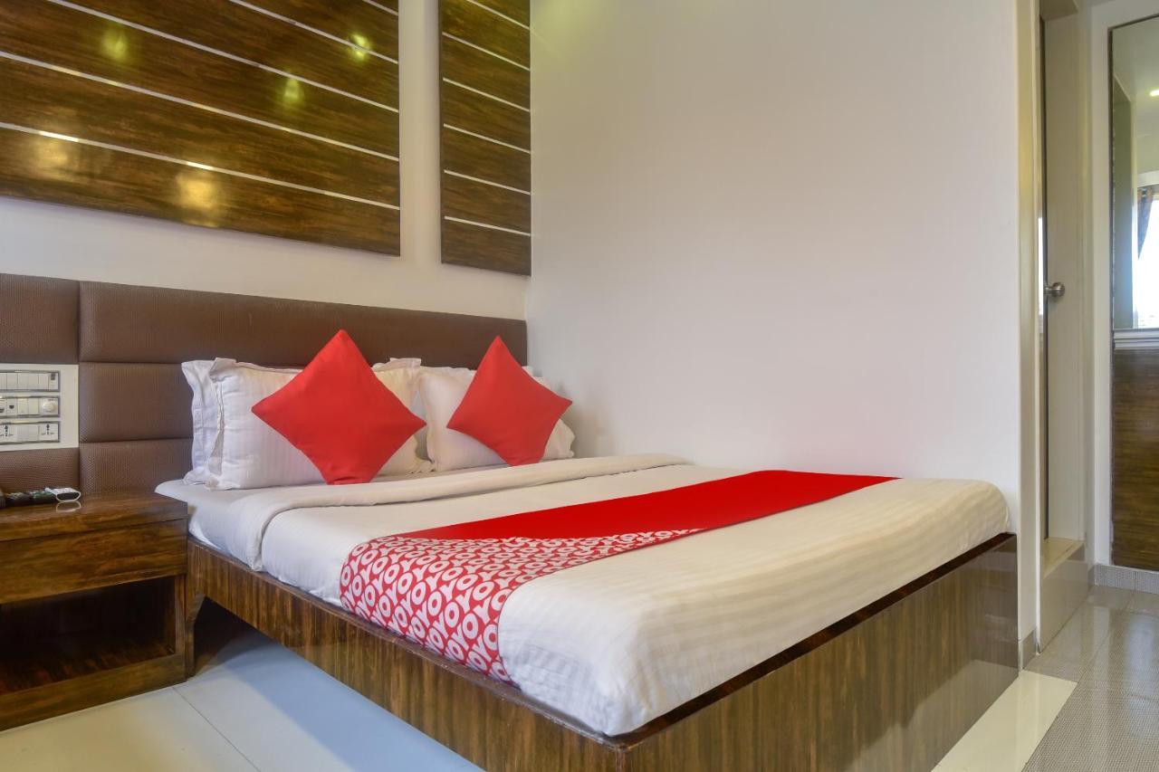 Oyo 28893 Hotel Gulf Bombay Esterno foto